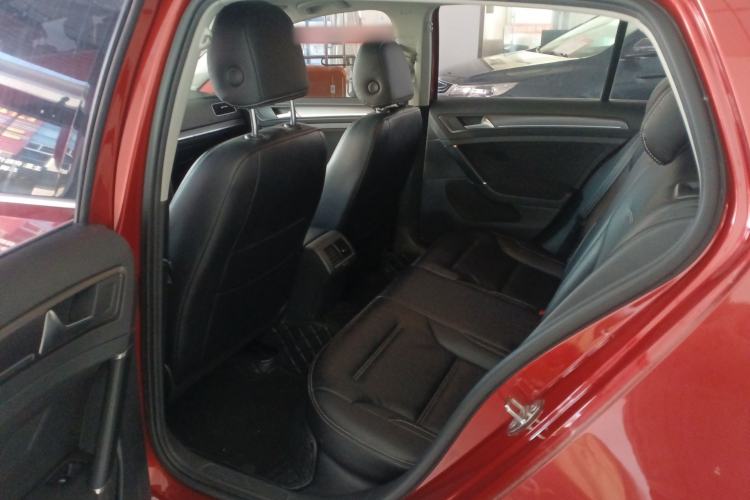 Used Volkswagen Golf 2017 1.6L Automatic Comfort Million-Vehicle Anniversary Edition
