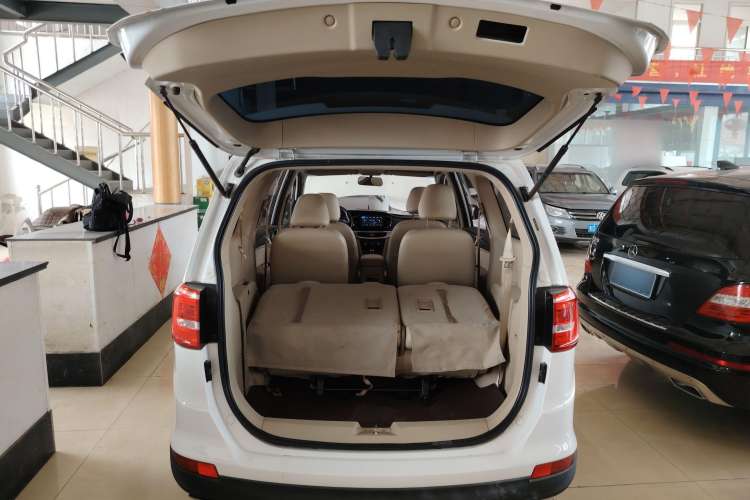 Used Baojun 730 2016 Revised 1.5L Manual Standard Version 7 Seats China V Emission Standard
