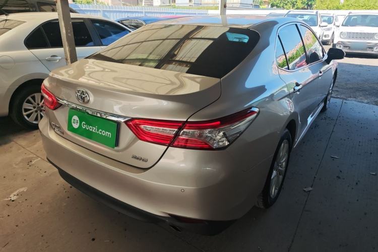 Used Toyota Camry 2018 2.0G Luxury Edition

