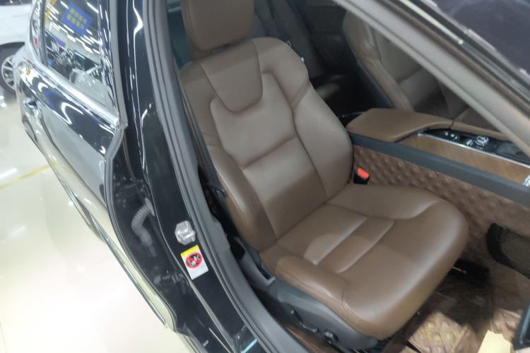 Used Volvo S90 2019 T5 Zhiyuan Edition
