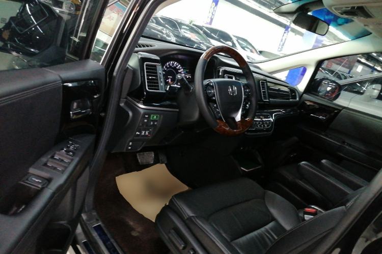 Used Honda Elysion 2019 2.0L Hybrid Luxury Edition
