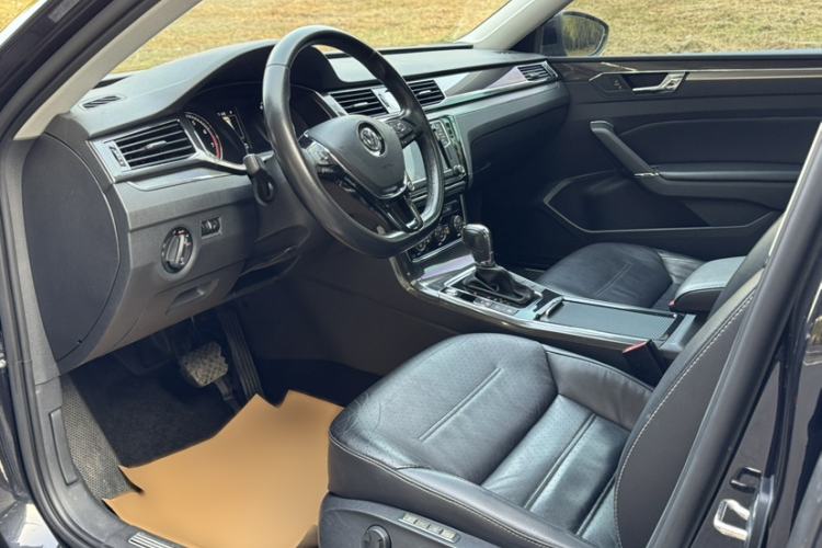 Used Volkswagen Passat 2017 330TSI DSG Prestige Edition
