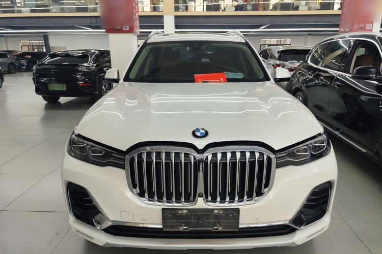 Used BMW X7 2019 xDrive40i Luxury Package with Leading Features
