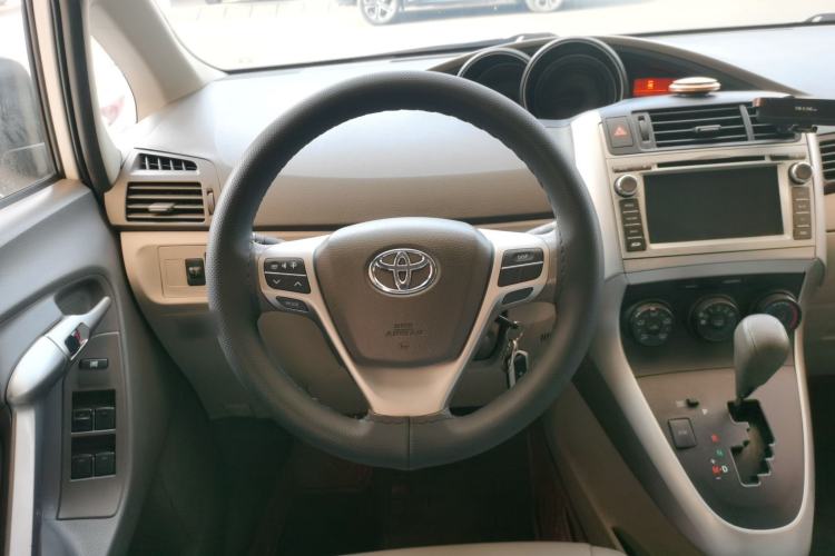 Used Toyota Verso 2014 Starlight 180E CVT Elite Edition
