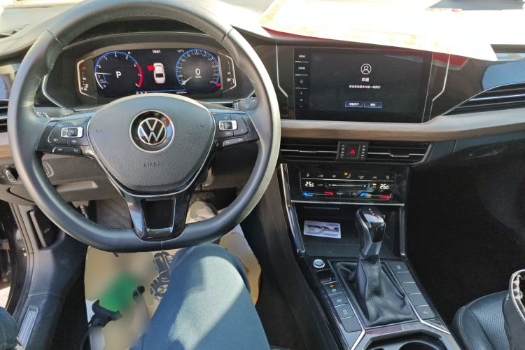 Used Volkswagen Passat 2020 Revised Version 330TSI Luxury Edition China VI Standard
