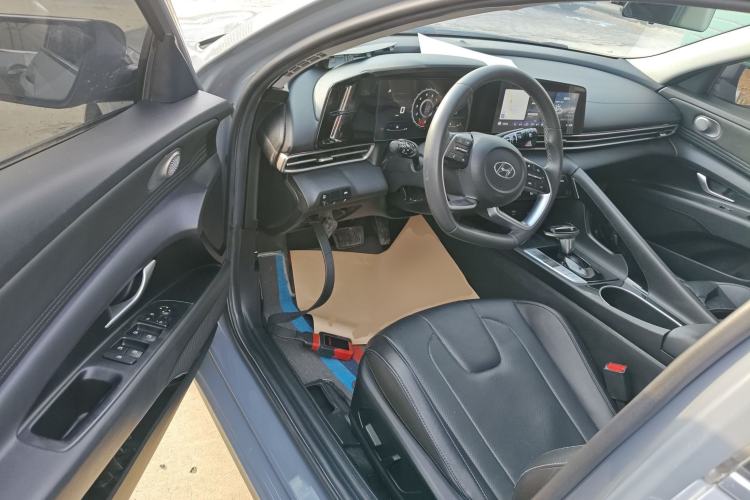 Used Hyundai Elantra 2021 1.5L CVT LUX Prestige Edition
