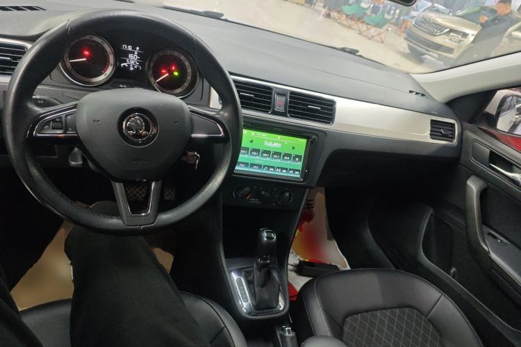 Used Skoda Rapid Spaceback 2018 1.6L Automatic Comfort Edition
