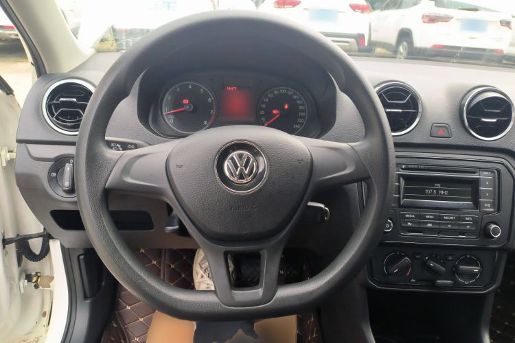 Used Volkswagen Jetta 2017 1.4L Manual Fashion Edition
