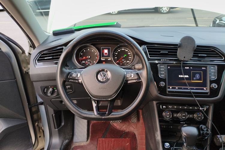 Used Volkswagen Tiguan L 2017 330TSI Automatic Two-Wheel Drive Luxury Edition
