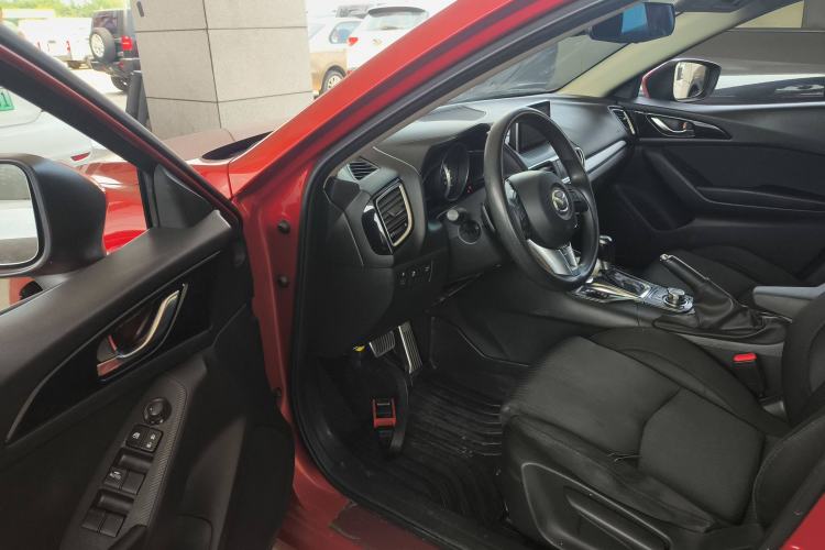 Used Mazda Mazda 3 Axela 2014 Sedan 1.5L Automatic Luxury Model