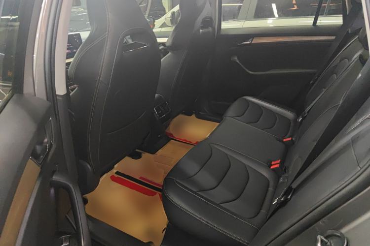 Used Skoda Kodiaq 2023 Facelifted TSI330 5-Seater Two-Wheel-Drive Luxury Edition
