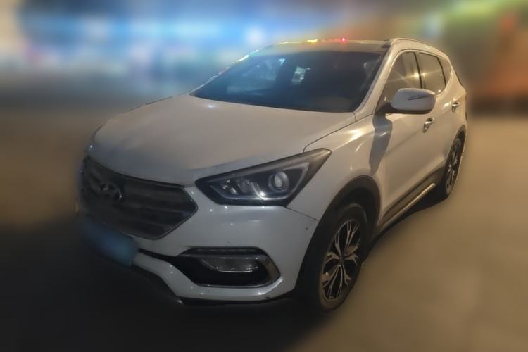 Used Hyundai Santa Fe 2017 2.4L Automatic Two-Wheel Drive Smart Version 5 Seats