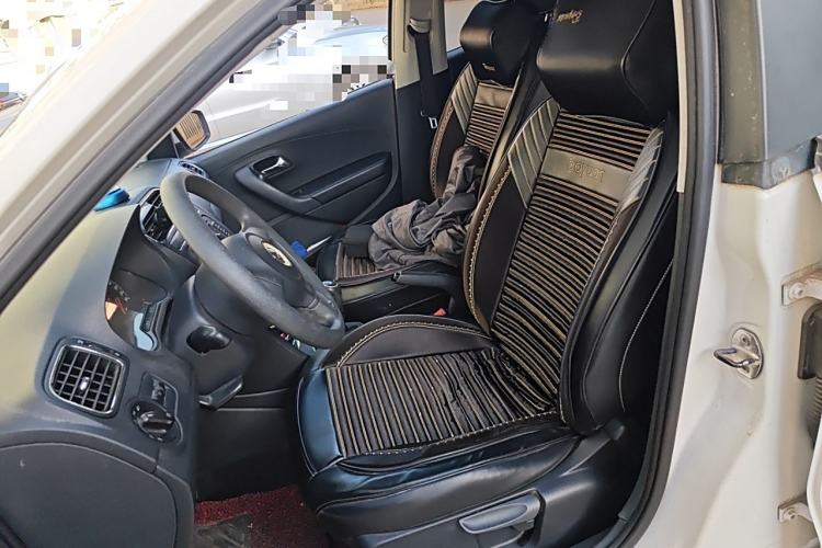 Used Volkswagen Polo 2013 1.6L Manual Comfort Edition
