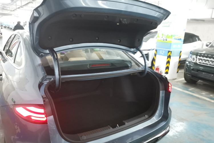 Used  Galaxy Stellar 6 
