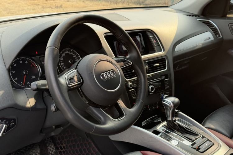 Used Audi Q5 2017 Plus 40 TFSI Technology Model
