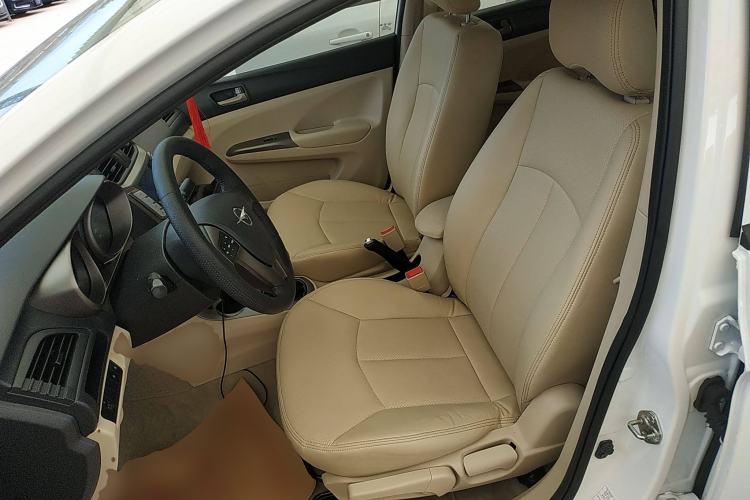 Used Haima M3 2014 1.5L manual Comfort trim level
