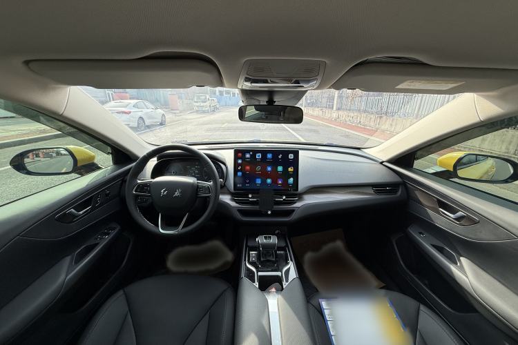 Used Hongqi E-QM5 2022 431 km Charge & Enjoy Edition
