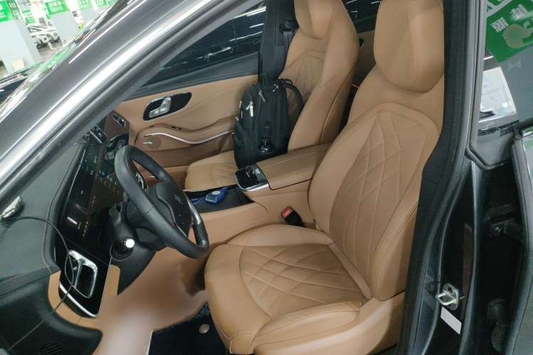 Used  R7 2022 Long-Range Advanced Edition
