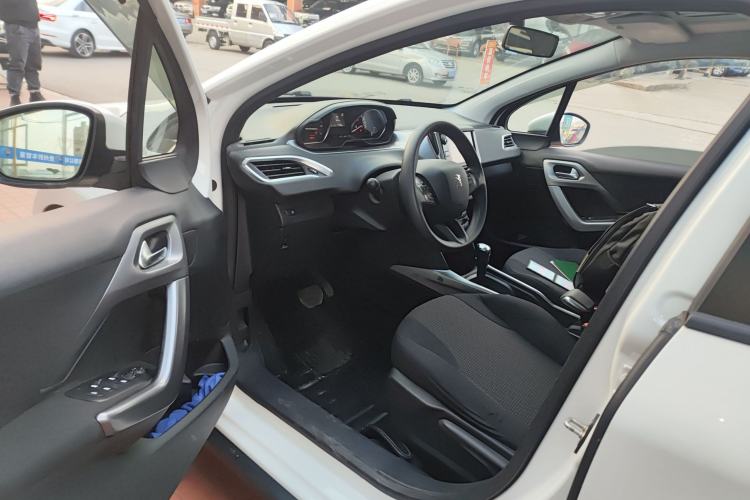 Used Peugeot 2008 2014 1.6L Automatic Fashion Edition
