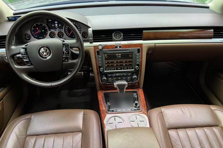Used Volkswagen Phaeton 2014 3.0L Business Model
