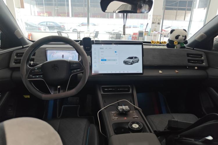 Used BYD Qin L 2024 DM-i 120KM Excellence Model
