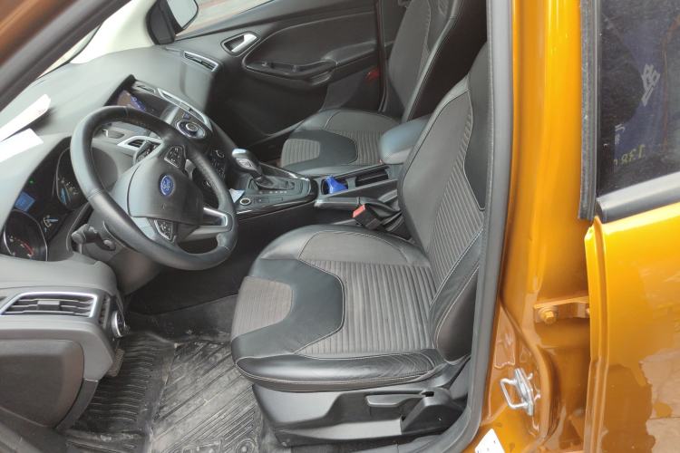 Used Ford Focus 2015 Hatchback EcoBoost 125 Automatic Supreme Style Edition