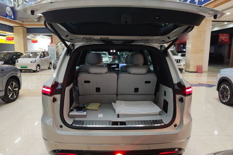 Used  S09 2025 Rear-Drive Ultra+
