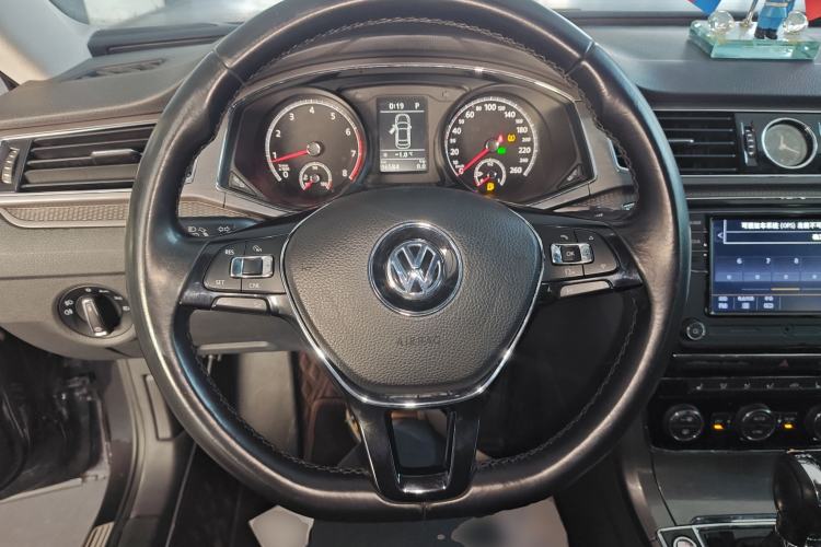 Used Volkswagen Passat 2017 330TSI DSG Luxury Edition
