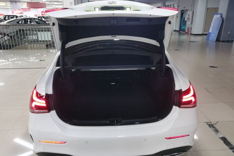 Used Mercedes-Benz A-Class 2022 Revised Version A 200 L Sport Sedan Fashionable Style