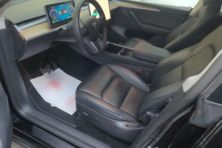 Used Tesla Model Y 2021 Long-Range All-Wheel-Drive Version 3D7
