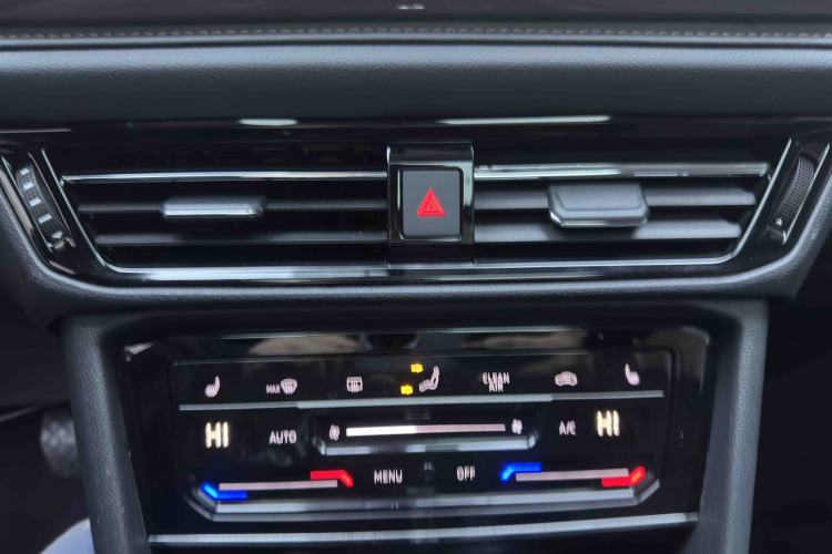 Used Volkswagen Tharu 2022 280TSI Two-Wheel-Drive Luxury Edition