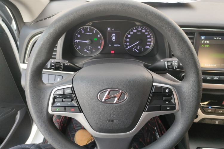 Used Hyundai Elantra 2016 1.6L Automatic ZhiXuan – Elite Version
