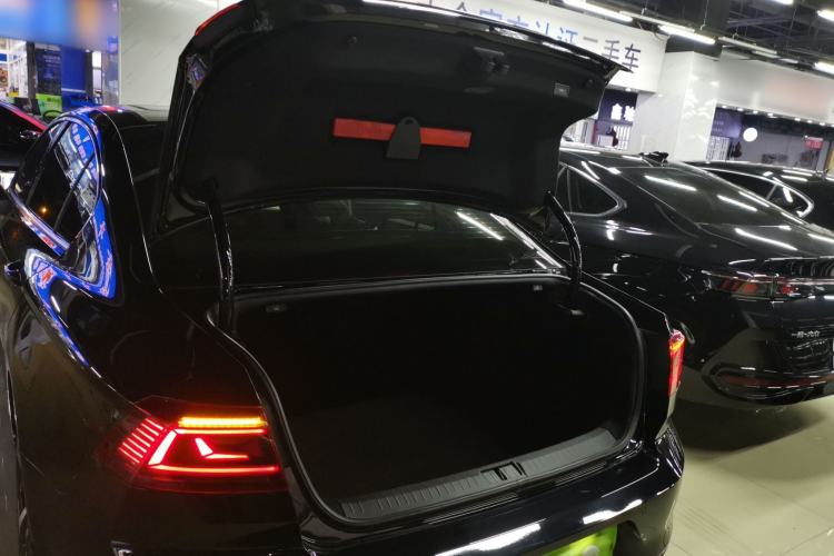 Used Volkswagen Magotan 2023 2 Million Units Commemorative Edition 330TSI DSG Luxury Version
