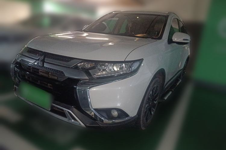 Used Mitsubishi Outlander 2019 2.0L Two-Wheel Drive Comfort Edition 7-Seater China VI Standard
