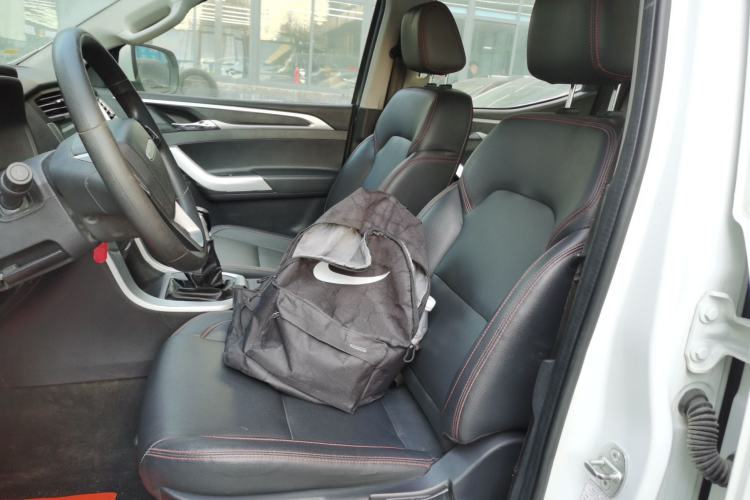 Used SAIC MAXUS T70 2020 2.0T Gasoline Manual Two-Wheel Drive Elite Version Standard Box High Ground Clearance
