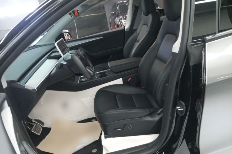 Used Tesla Model Y 2024 Long-Range All-Wheel-Drive Version