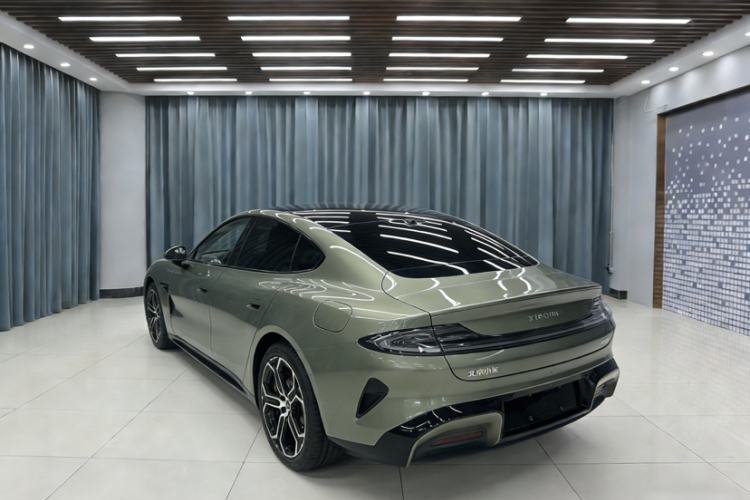 Used Xiaomi Auto SU7 2024 Rear-Drive Long-Range Intelligent Driving Version
