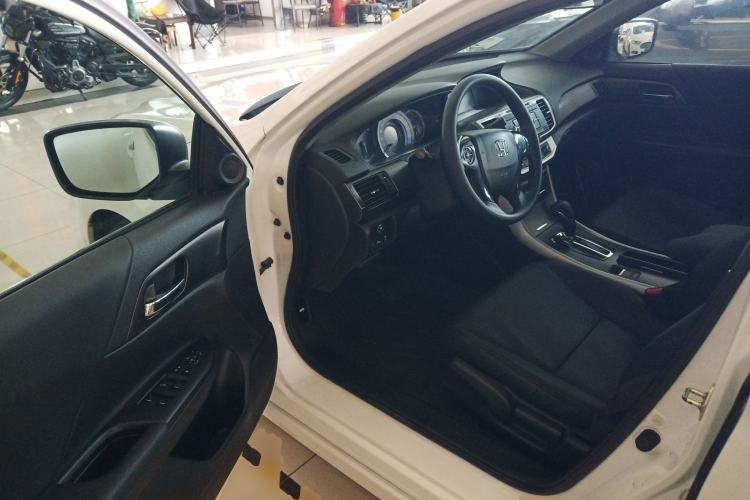 Used Honda Accord 2014 2.0L LX Comfort Edition
