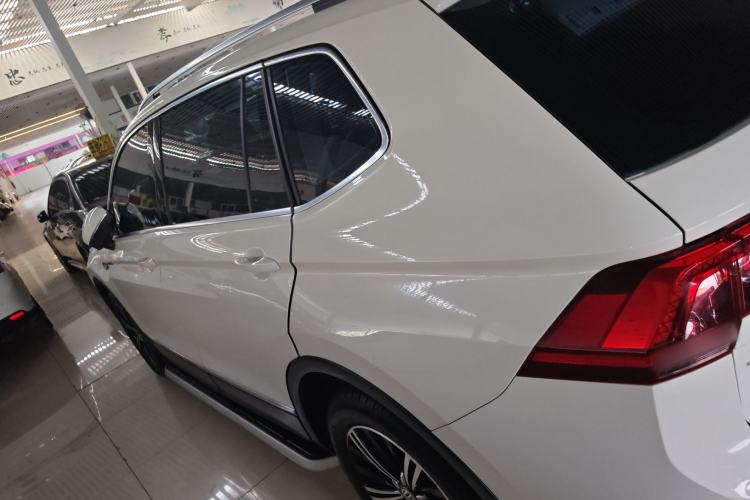 Used Volkswagen Tiguan L 2017 380TSI Automatic All-Wheel-Drive Luxury Edition
