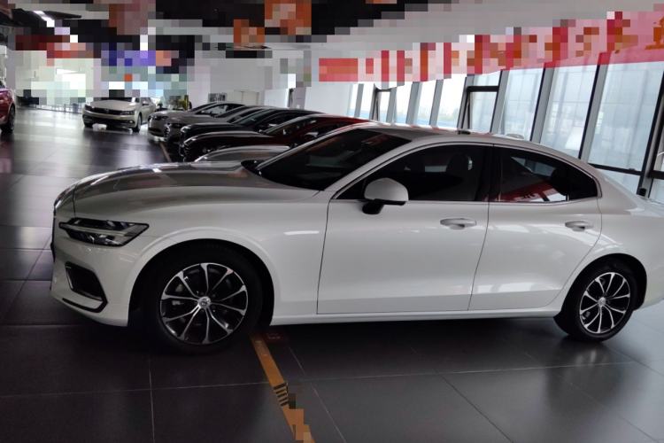 Used Volvo S60 2021 T4 Zhiyi Luxury Edition
