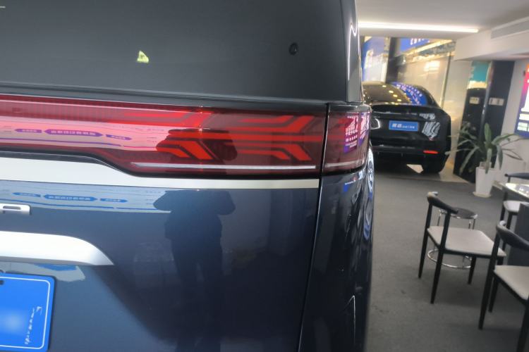 Used Denza D9 2022 DM-i 970 Four-Wheel Drive Flagship Model