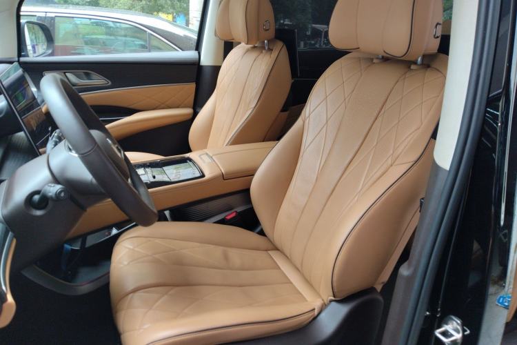 Used Denza D9 2024 DM-i 980 Four-Wheel Drive Flagship Model