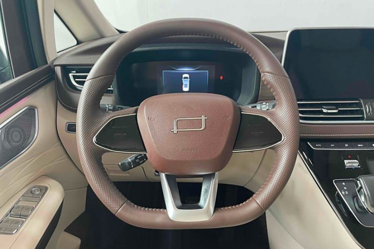 Used Bestune M9 2023 2.0T Ultimate Edition
