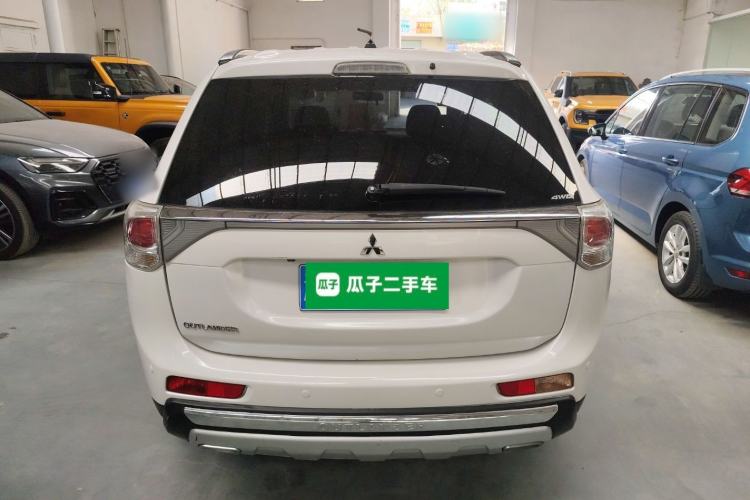 Used Mitsubishi Outlander 2013 2.4L 4x4 Luxury Navigation Edition 5 Seats
