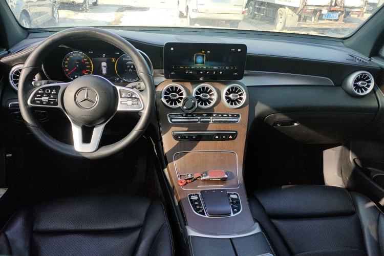 Used Mercedes-Benz GLC 2020 Facelift GLC 300 L 4MATIC Dynamic Edition
