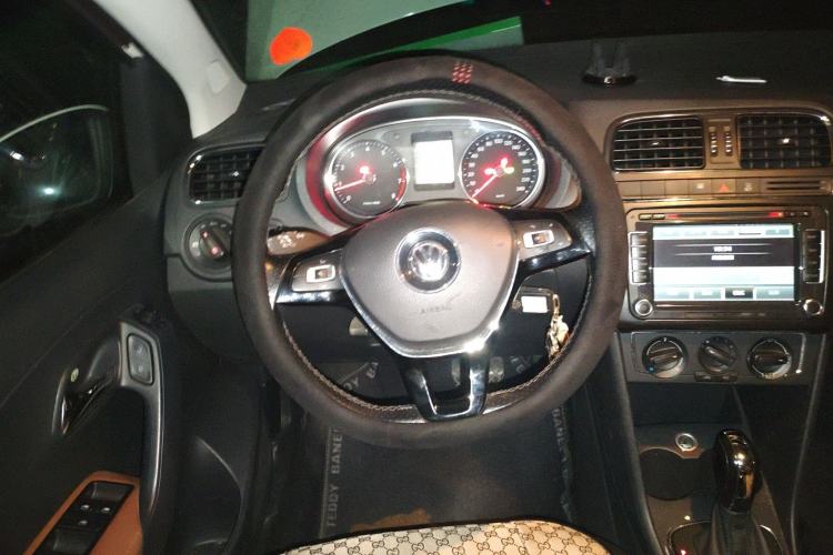 Used Volkswagen Polo 2014 1.6L Automatic Comfort Edition
