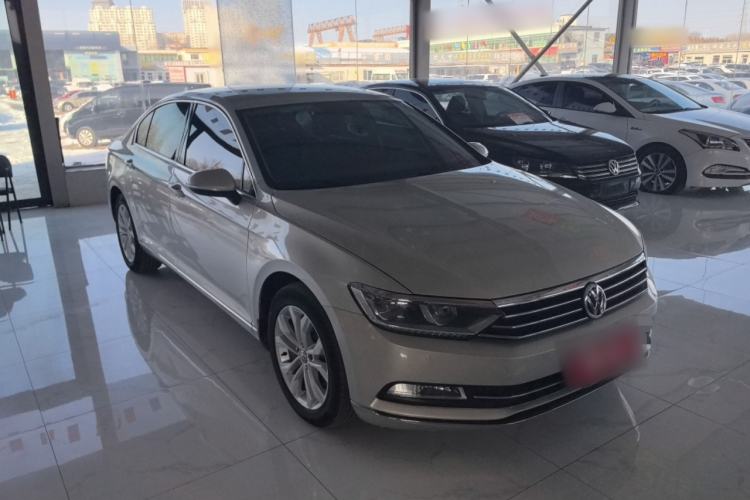 Used Volkswagen Magotan 2017 330TSI DSG Luxury Model
