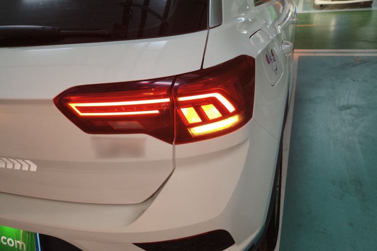 Used Volkswagen T-ROC 2019 230TSI DSG Two-Wheel-Drive Advanced Version China VI Standard
