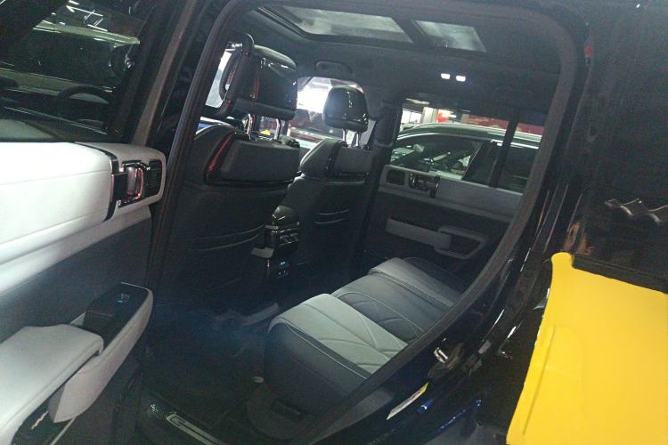 Used  Leopard 5 2023 Navigator Edition
