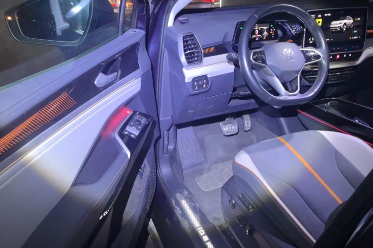 Used Volkswagen ID.6 CROZZ 2022 Long-Range PRO Edition
